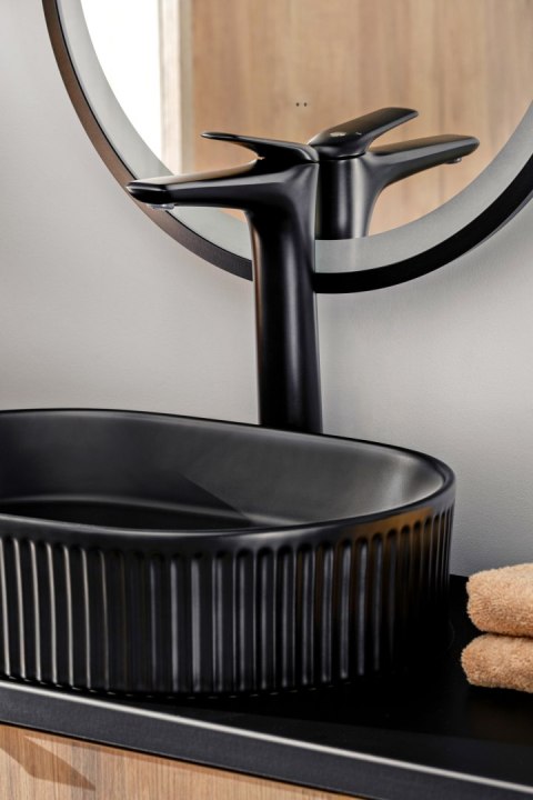 Zestaw meblowy 60cm z blatem, umywalką nablatową Beyond i szafką wysoką